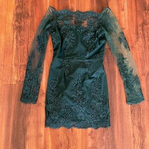 Tobi Dark Green Lace Long Sleeve Dress